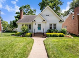 229 Grant St, Bettendorf, IA