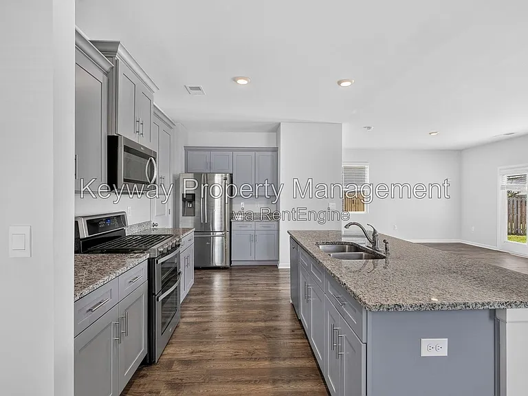 411 Shipwreck Dr — Photo 6