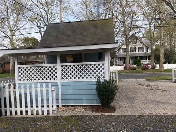 3rd image of 653 Tazewell Ave