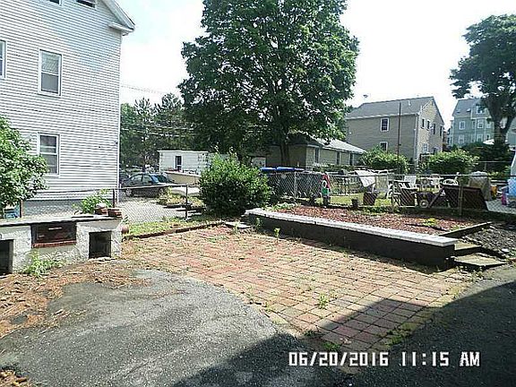 5th image of 16 Woodbine St