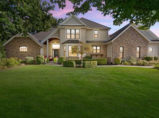W160N7480 Thornwood Cir, Menomonee Falls, WI 53051
