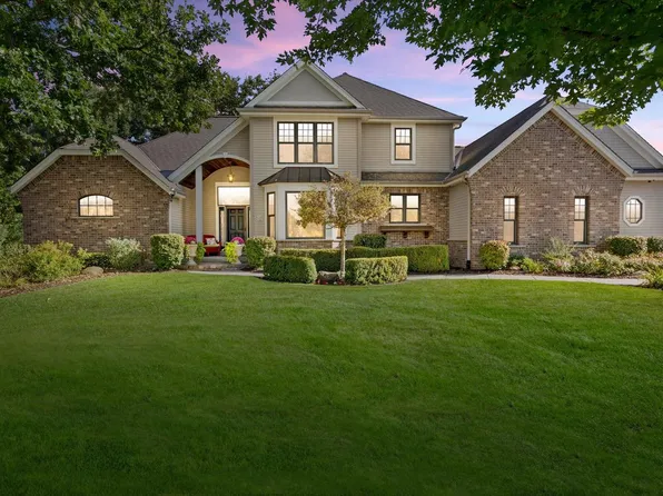 W160N7480 Thornwood CIRCLE, Menomonee Falls, WI 53051