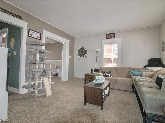 3rd image of 3014 2nd St NW