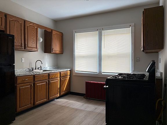 5th image of 801 Niagara St APT 2