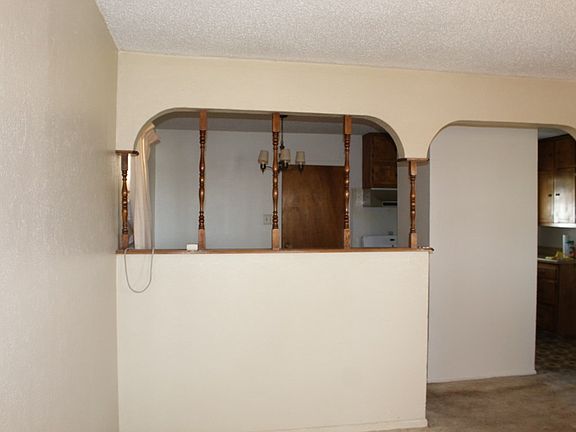 3rd image of 1905 N Young St