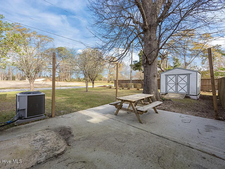 92 Shoreline Dr — Photo 16