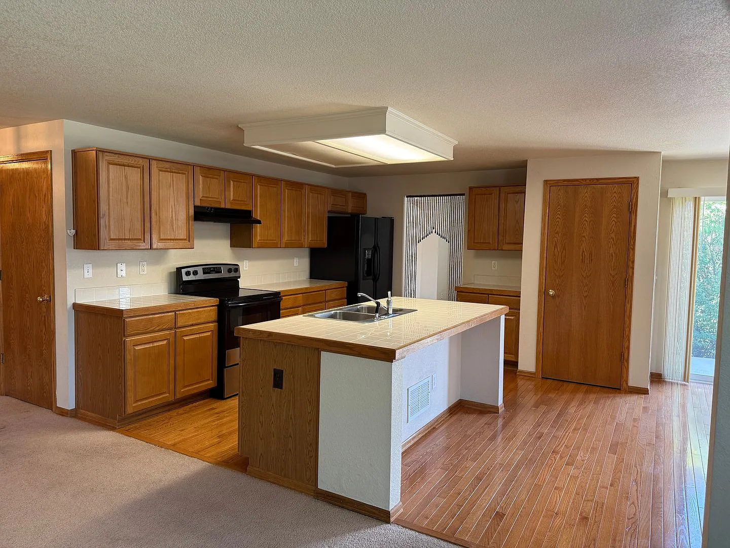 Beautiful 3 Bed, 3 Bath Home in Stetson Hills Prime Location Near Powers Corridor! — Photo 4