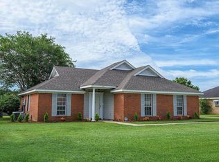 214 Driftwood Ave, Fairhope, AL 36532