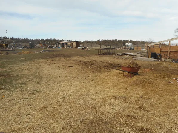 370 NE Meadowlark Ln, Madras, OR 97741