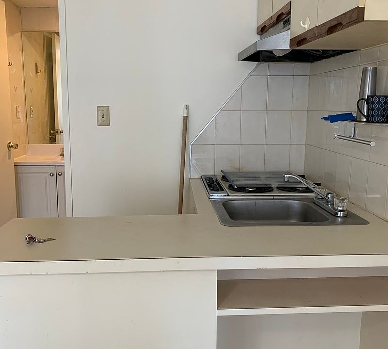2nd image of 75 Allen St APT 4C