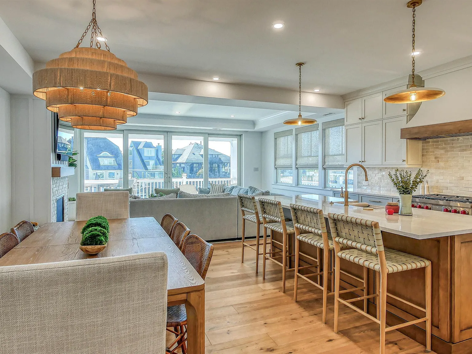 4 bed, 3.5 bath, $32,500 — Photo 3