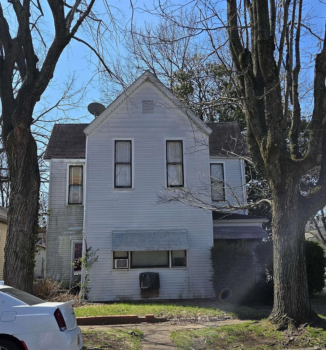 601 E Gum St photo 1