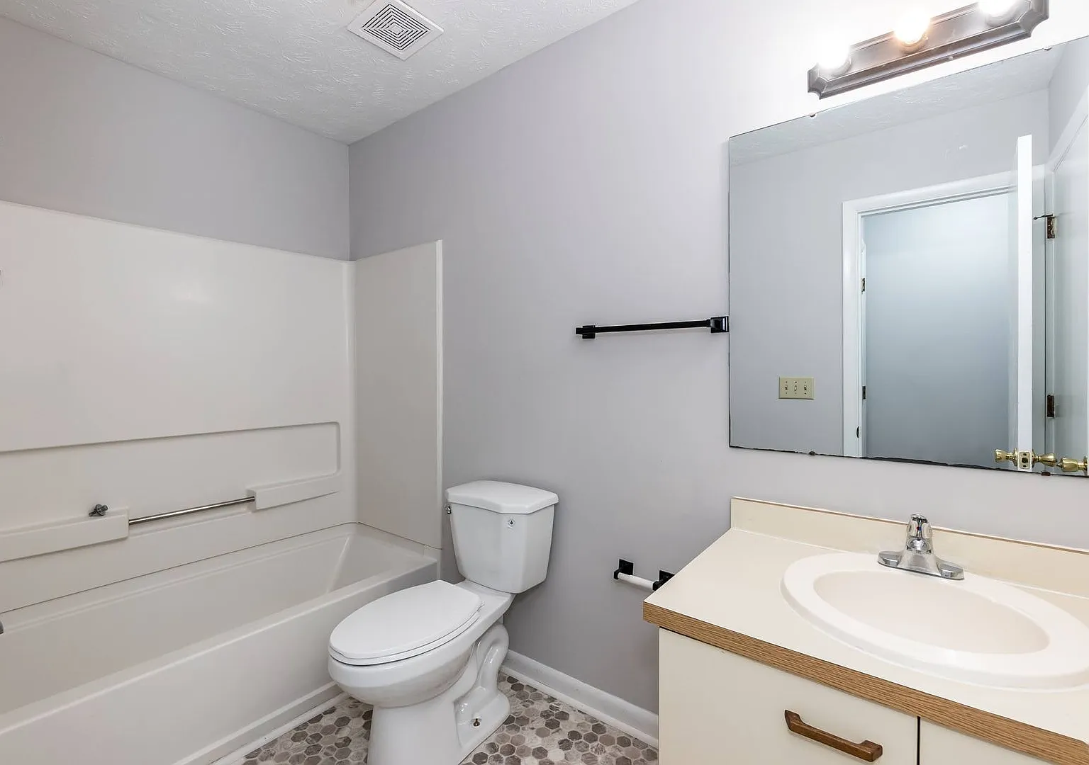 Amazing 2 bedroom apartment — Photo 3