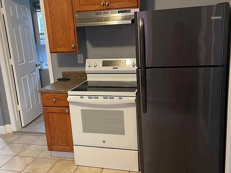 35 Benton St #2 — Photo 1