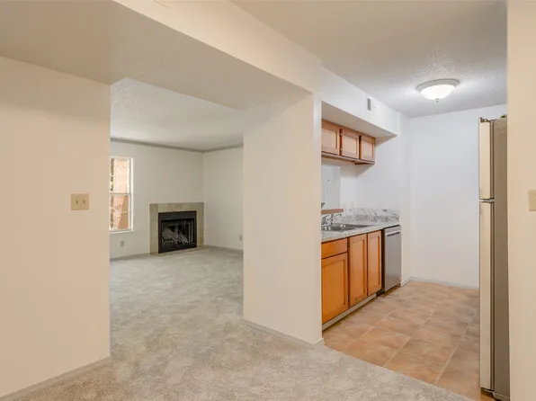 2501 W Zia Rd APT 3-208, Santa Fe, NM 87505