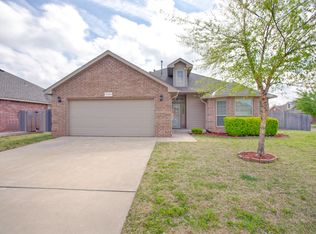 10024 SW 23rd St, Yukon, OK 73099