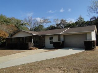 302 Scarborough Rd, Warner Robins, GA 31093