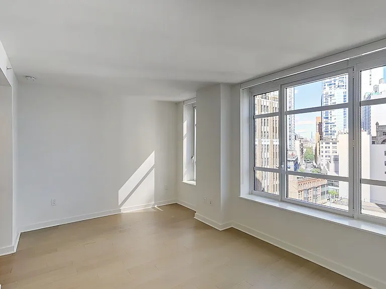 45 Hoyt St #10Q — Photo 3