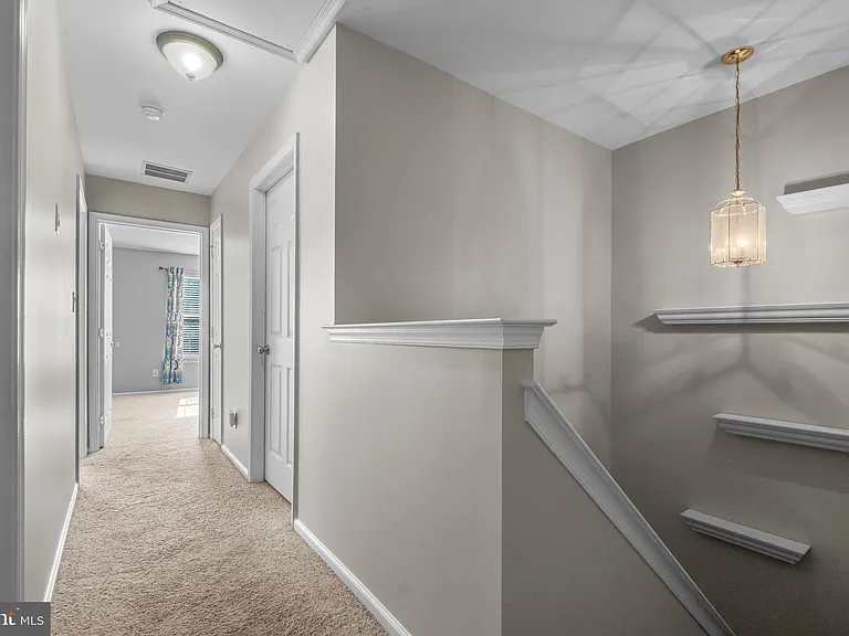 3906 Grenwich Ln — Photo 18