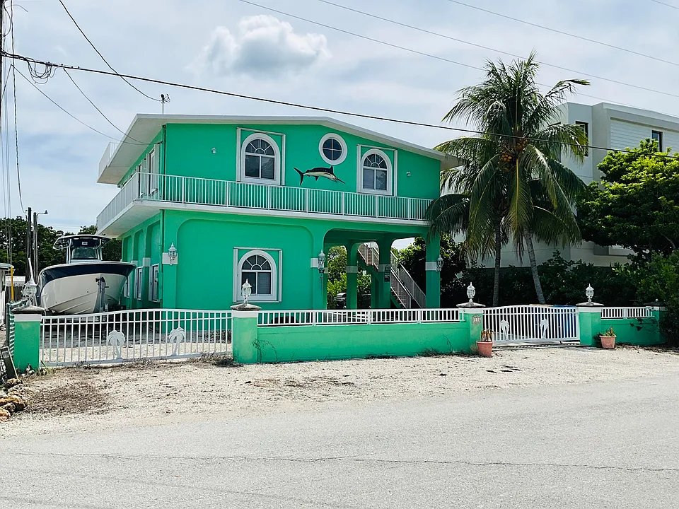 128 Orchid St