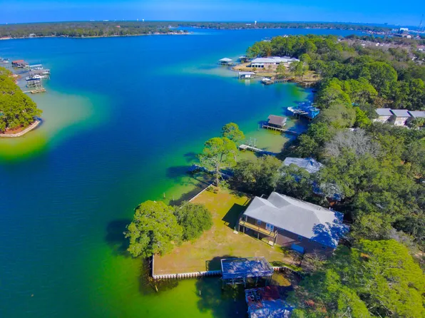 10 Bayou Dr, Fort Walton Beach, FL 32547