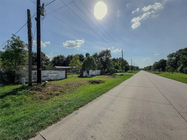 508 County Road 3404, Cleveland, TX 77327
