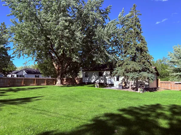 121 5th Ave NW, Baudette, MN 56623