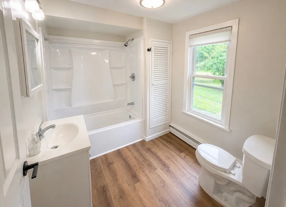 3 bed, 1250 sqft, $1,595 — Photo 2