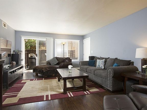 4th image of 1386 E Madison Ave E