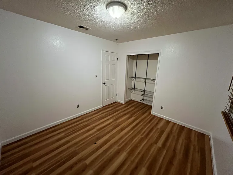 205 Trinity St — Photo 4