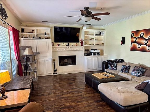 2nd image of 209 Cypress Point