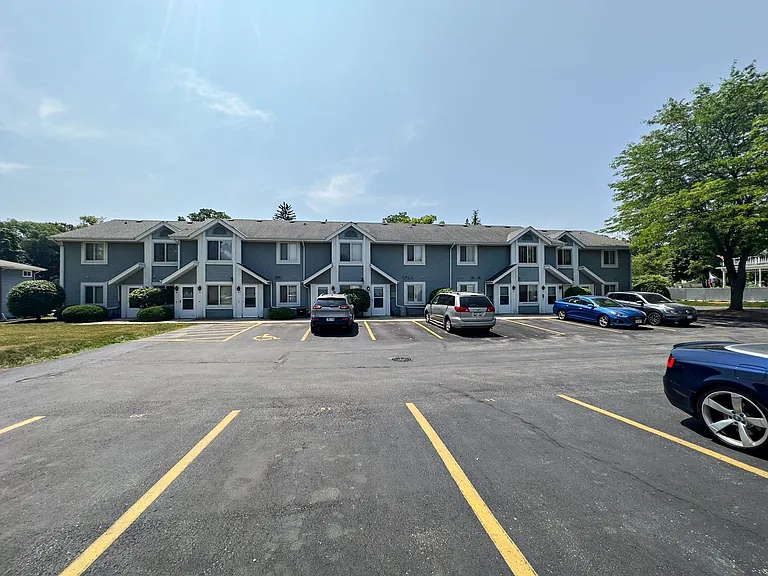 Main St. - Menomonee Falls — Photo 14