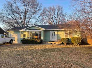 143 Ringland Rd, Hastings, NE 68901