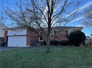 3615 Gray Fox Dr, New Albany, IN 47150