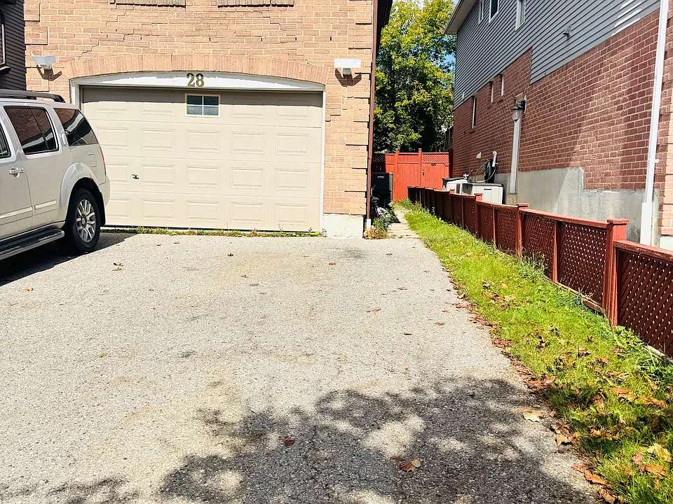28 Chapman Dr E #BASEMENT