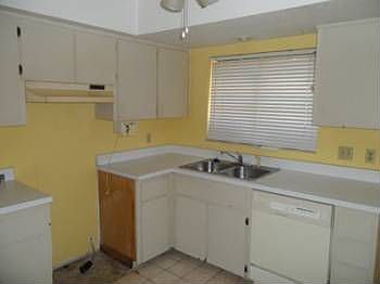 5th image of 2239 Greenview Cir
