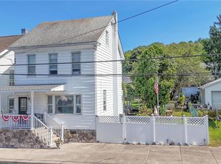64 Washington St, Middleport, PA 17953