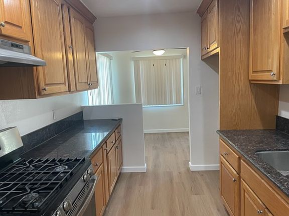4th image of 268 N Eucalyptus Ave