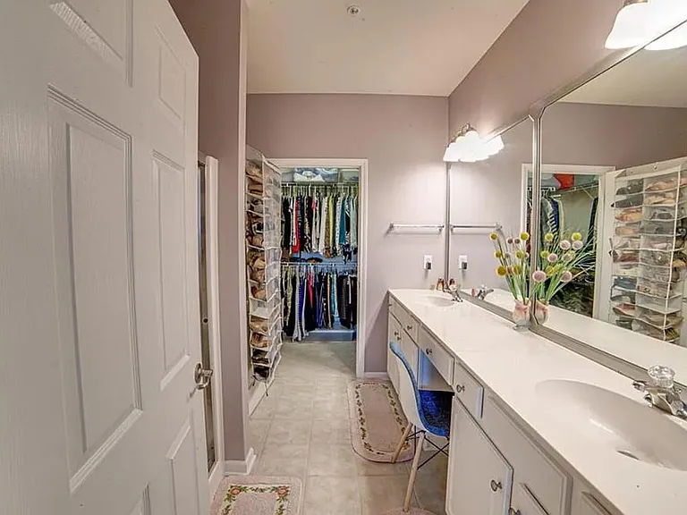 Master Bathroom - Shower and Walk In Closet