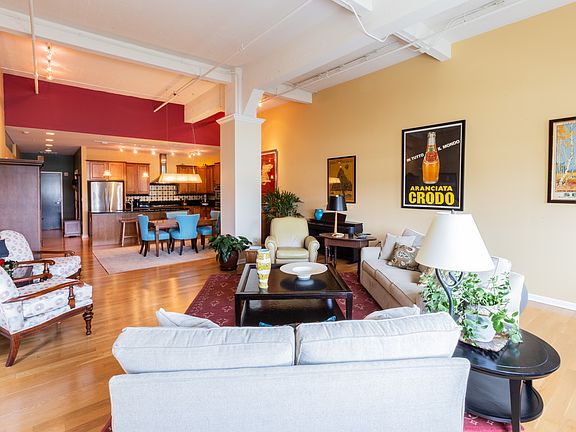 2nd image of 400 Pike St Unit 520