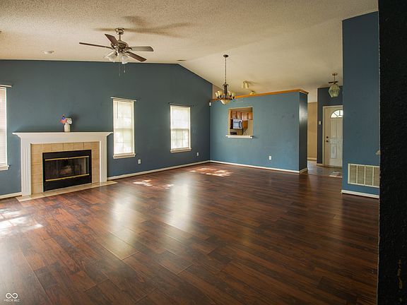 3rd image of 1375 Summer Meadow Ct