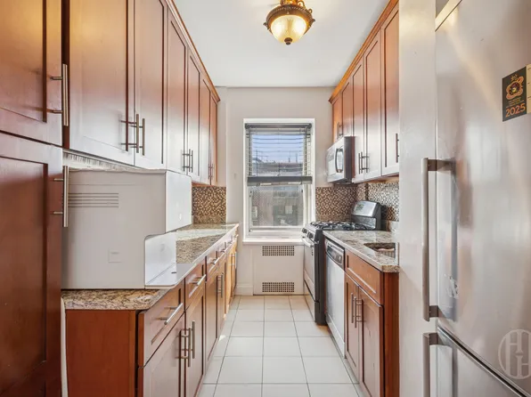 63-33 98th Place image 5 of 6