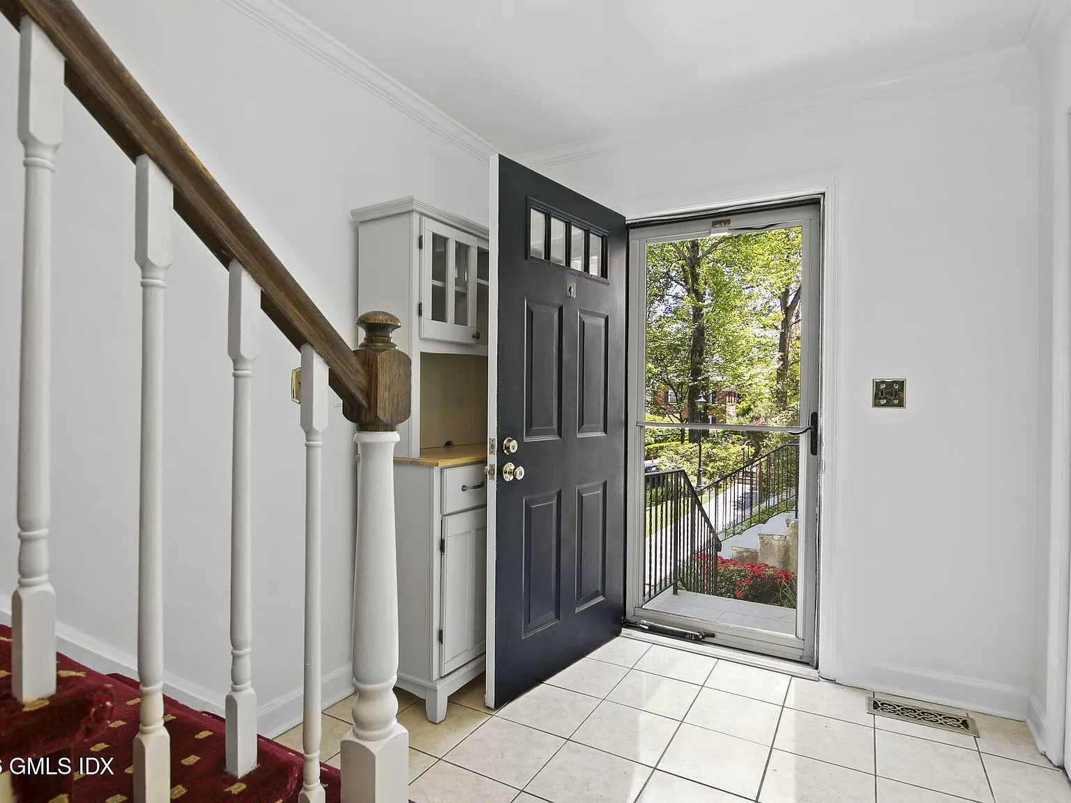 3 bed, 2.5 bath, 1900 sqft, $5,500 — Photo 4