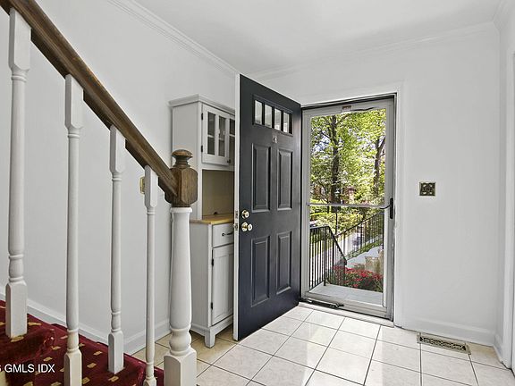 4th image of 60 Greenwich Hills Dr #60