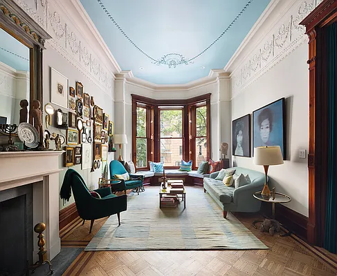 Sold by Compass | media 2