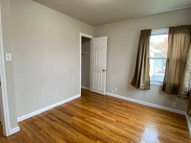 1503 E Bell Ave — Photo 8