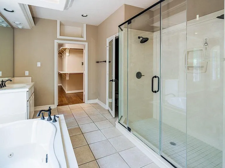 12406 Santiago Cove Ln — Photo 15