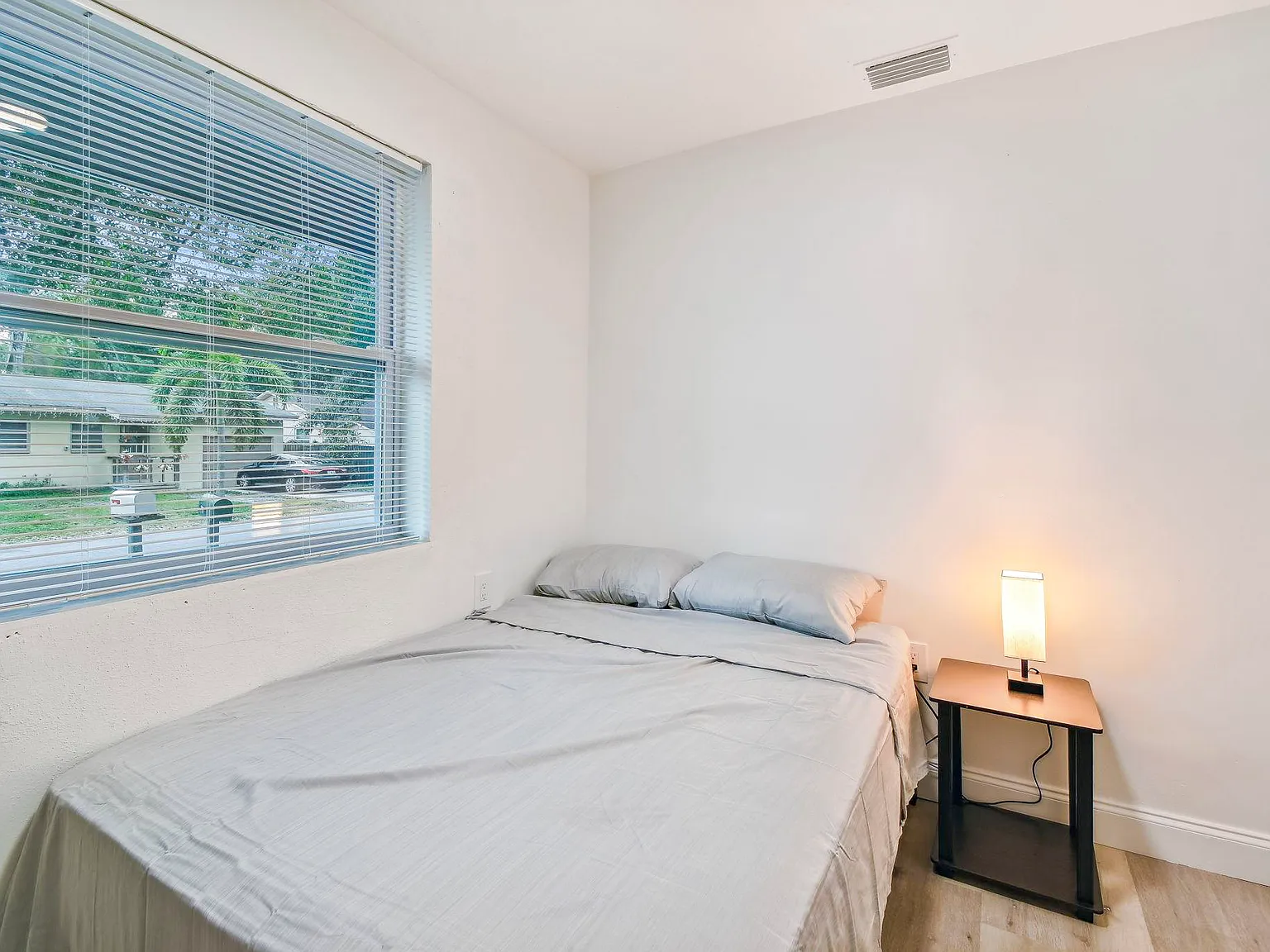 4 bed, 2.0 bath, 1200 sqft, $905 — Photo 2
