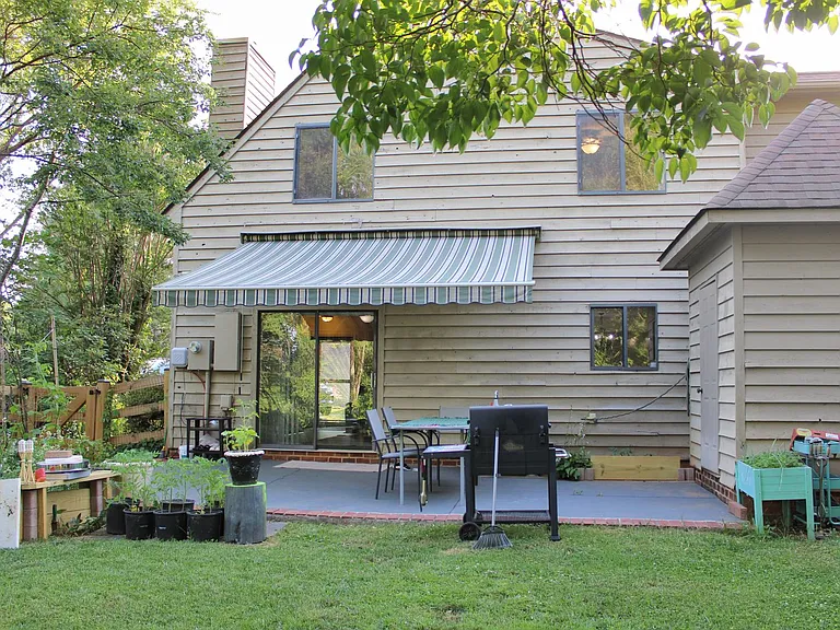 1057 Highlands Dr — Photo 23