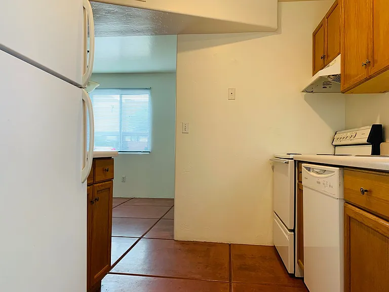 3642 E 4th St — Photo 14